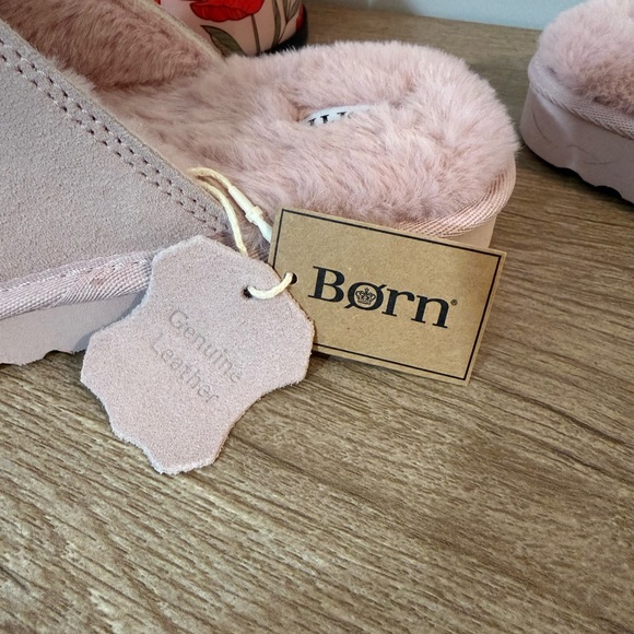 BORN Blush/Soft Pink Leather Slippers, NWT - Picture 2 of 6